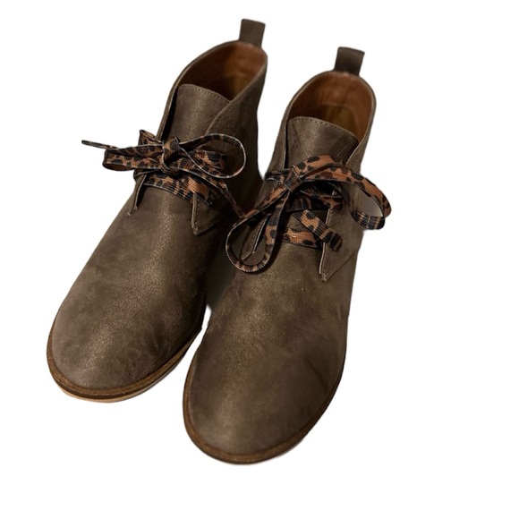 Corkys Hey Girl Totes Leopard Laces Booties Boots Size 8 Like New - Picture 10 of 15